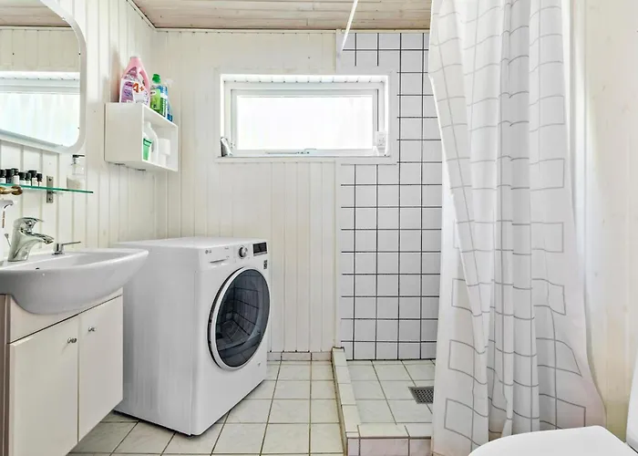 3 Bedroom Lovely In Nykobing Sj * Klint